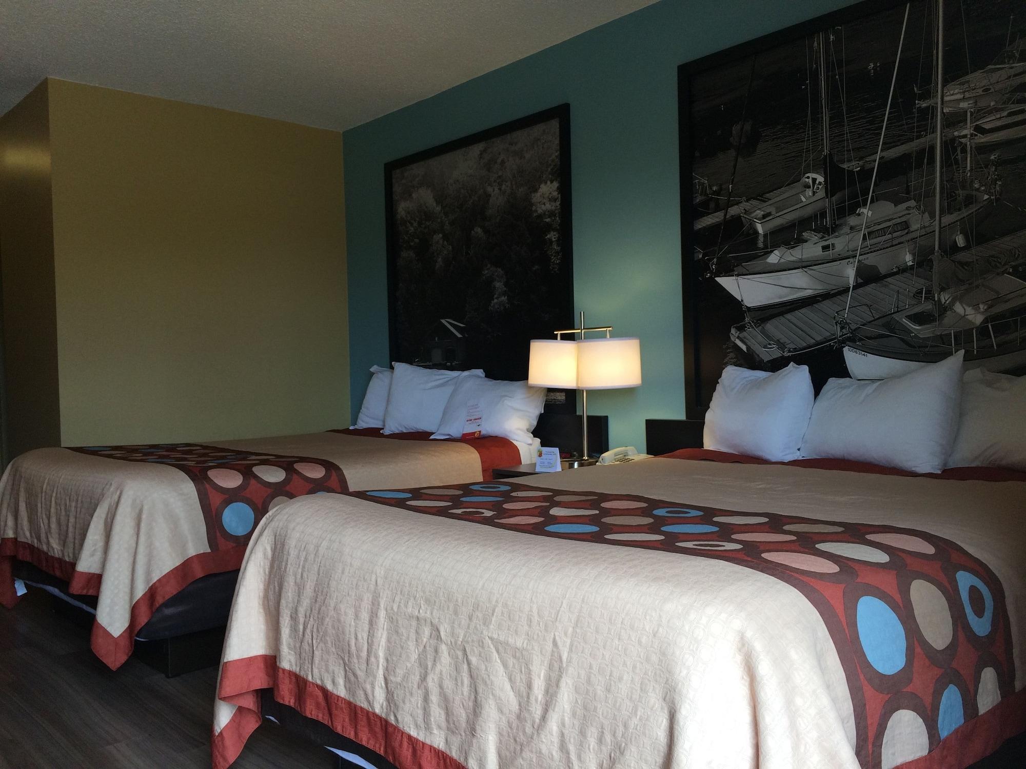 Super 8 By Wyndham Motel *