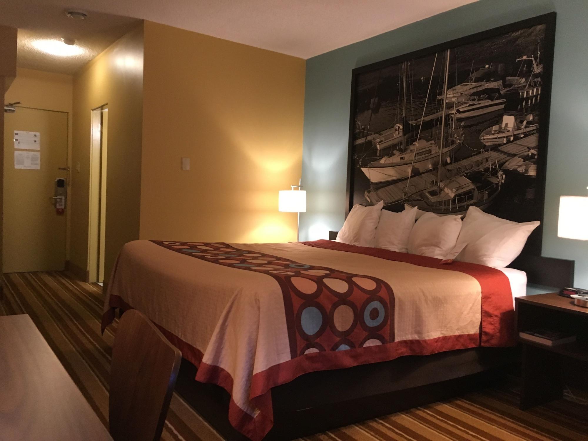 Super 8 By Wyndham * Thunder Bay