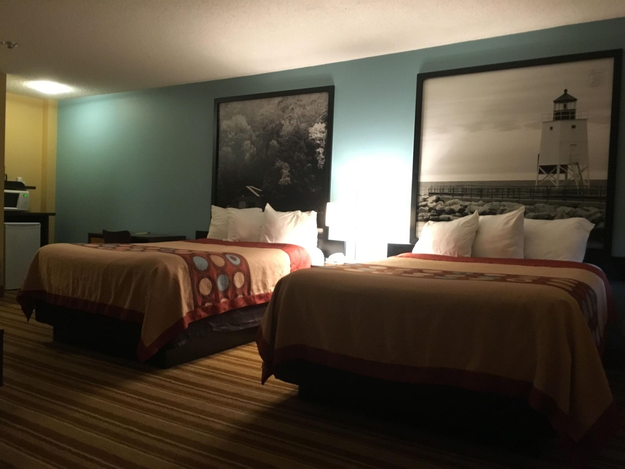Super 8 By Wyndham * Thunder Bay
