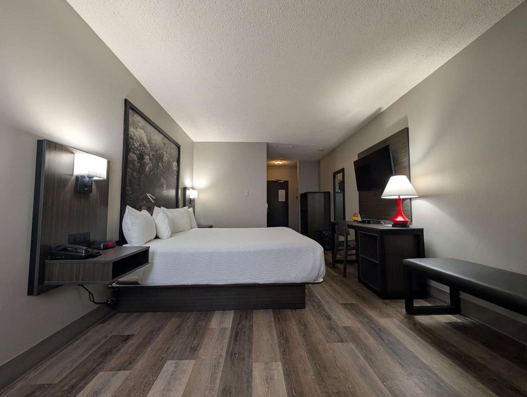Super 8 By Wyndham Motel